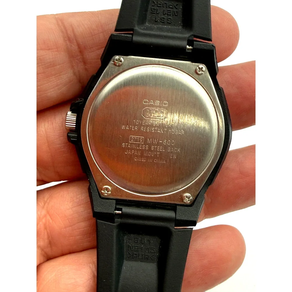 Vintage Casio Quartz HD MW-600 2719 Red Dial Black Resin Factory Band GLOWS